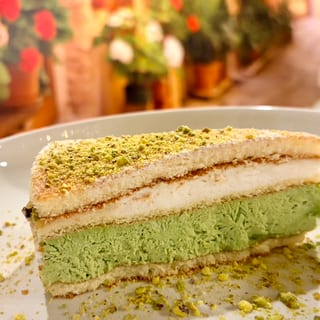 Ricotta Pista Cake