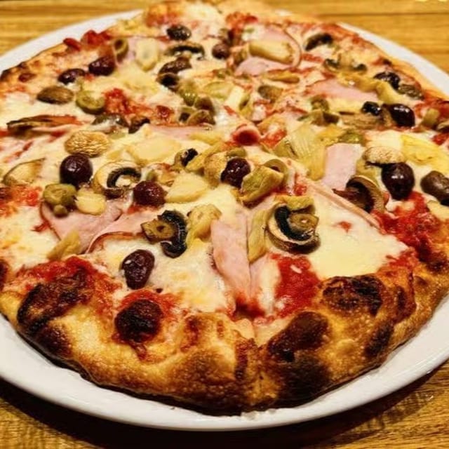 Capricciosa Pizza.
